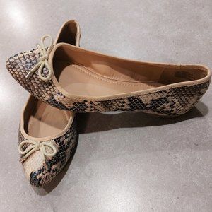 ZIGISOHO "Tashia" Women's Snakeskin Print Ballet Flat w/Bow - Beige/Black - 8M